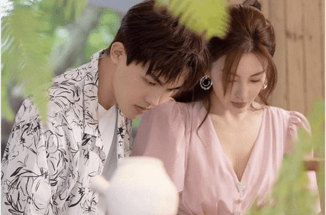 杨贵妃墓历代名人题跋不少，为何用砖包？